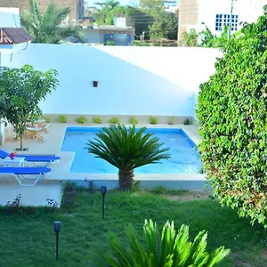  Villa Rose